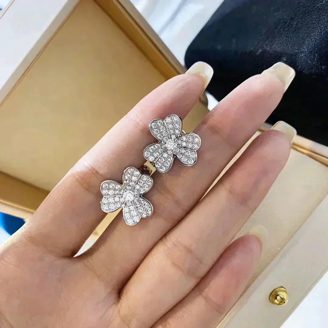 ミロ クローバー コスモス ダイヤモンド ピアス シルバー