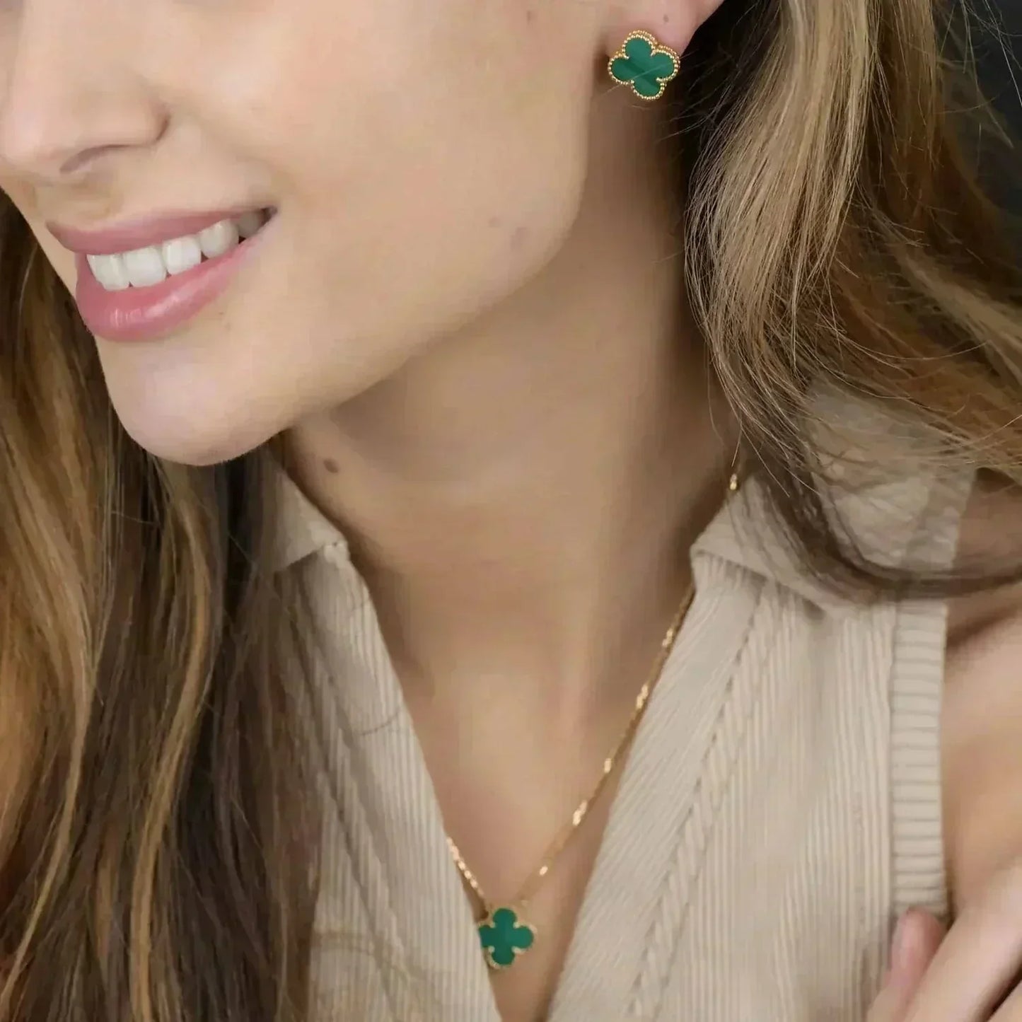 Miro CLOVER MINI 9.5MM MALACHITE EARRINGS