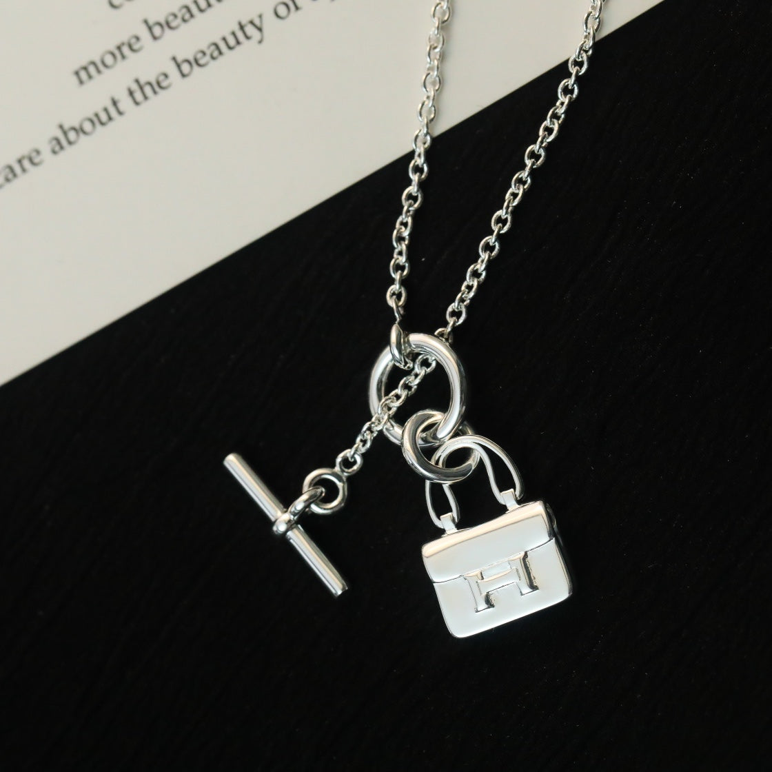 ¡®Moco¡¯POP H PEDANT SILVER NECKLACE