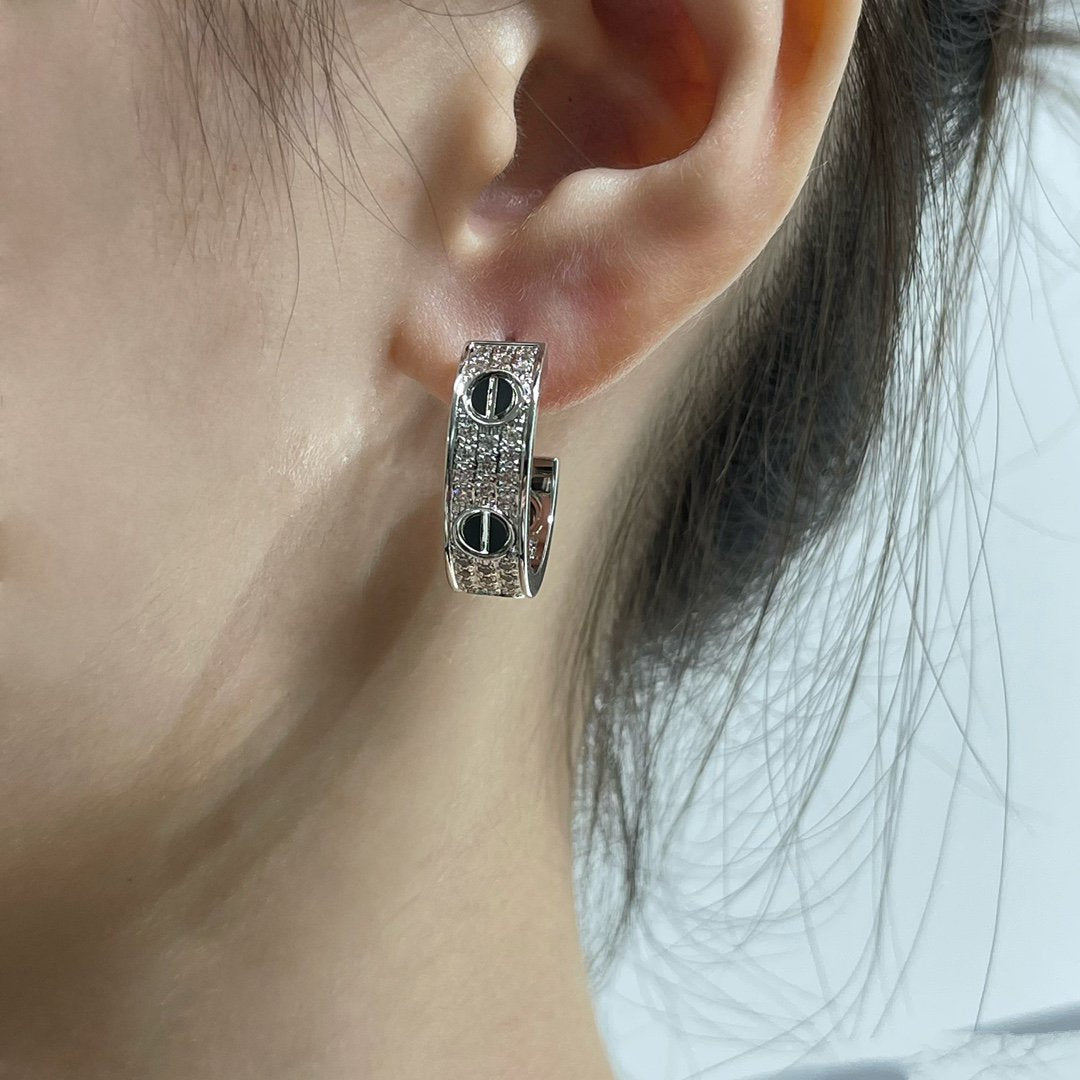 ¡®Moco¡¯LOVE CERAMIC DIAMOND PAVED SILVER EARRINGS