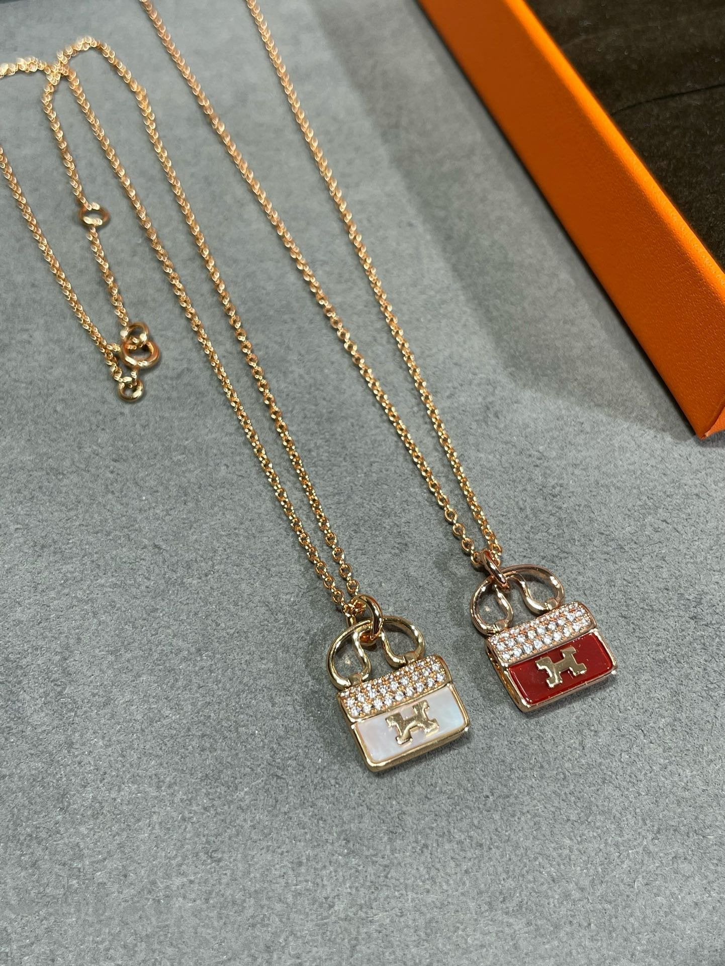 ¡®Moco¡¯H CIRCE MOISSANITE PENDANT NECKLACE GOLD
