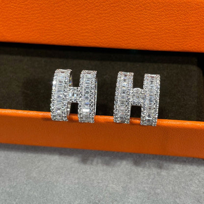 ¡®Moco¡¯H STUD EARRINGS WITH SILVER DIAMONDS