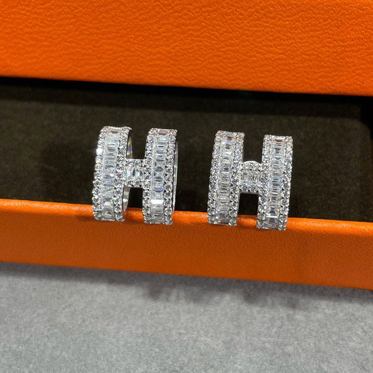 ¡®Moco¡¯H STUD EARRINGS WITH SILVER DIAMONDS