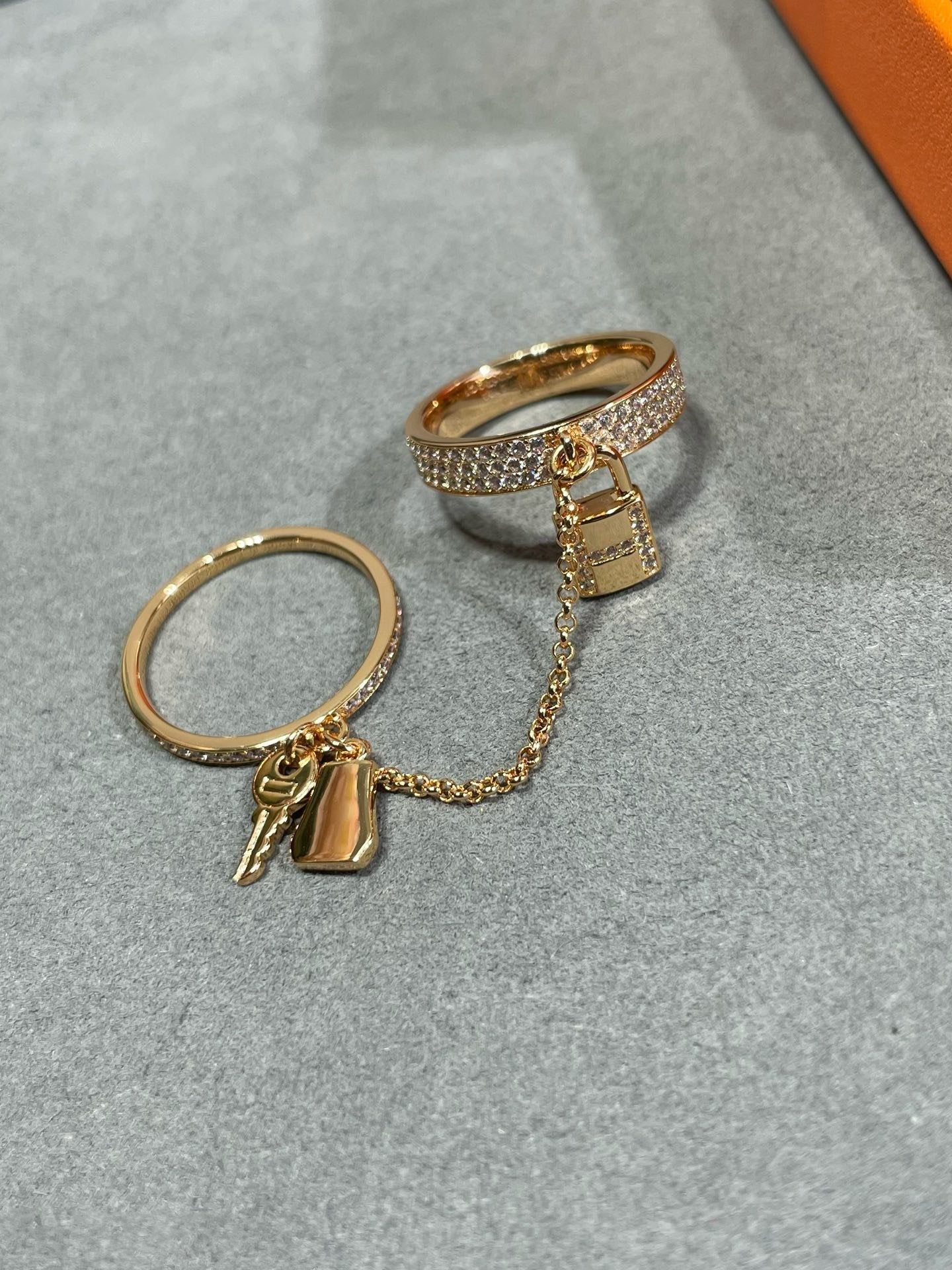¡®Moco¡¯HM KELLY CLOCHETTE DOUBLE RING IN  WITH DIAMONDS